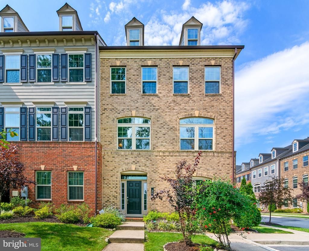 30 WEDGE WAY , PIKESVILLE, MD 21208