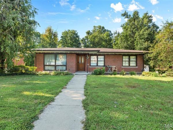 67 Cheshire Drive , Belleville, IL 62223