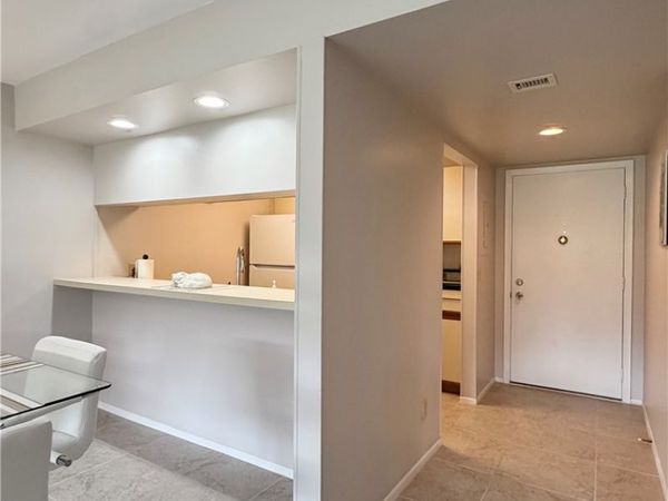 6 Plantation Drive, Unit 102, Vero Beach, FL 32966