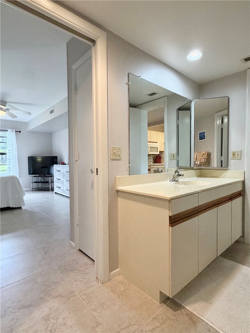 6 Plantation Drive, Unit 102, Vero Beach, FL 32966 Photo
