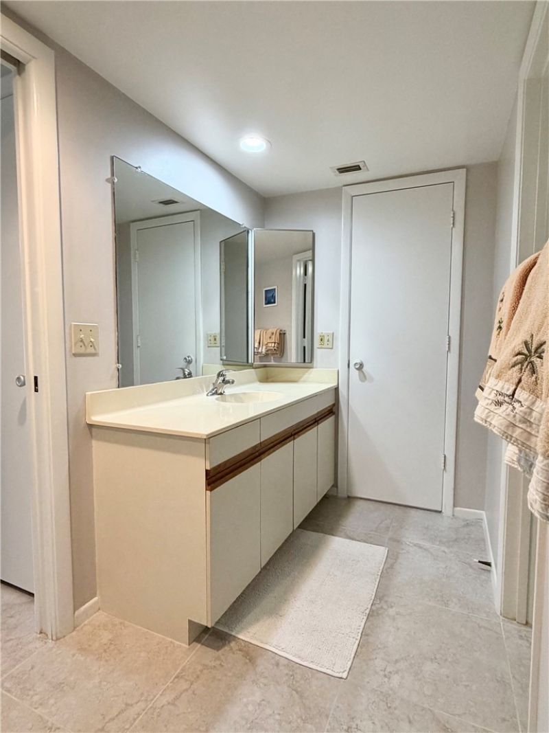 6 Plantation Drive, Unit 102, Vero Beach, FL 32966 Photo