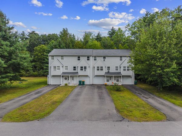 15 Valley Lane, Kingston, NH 03848