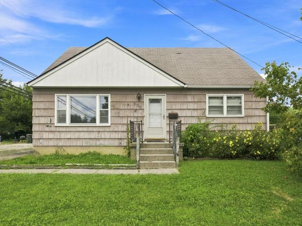 806 E Lincoln Avenue , Columbus, OH 43229