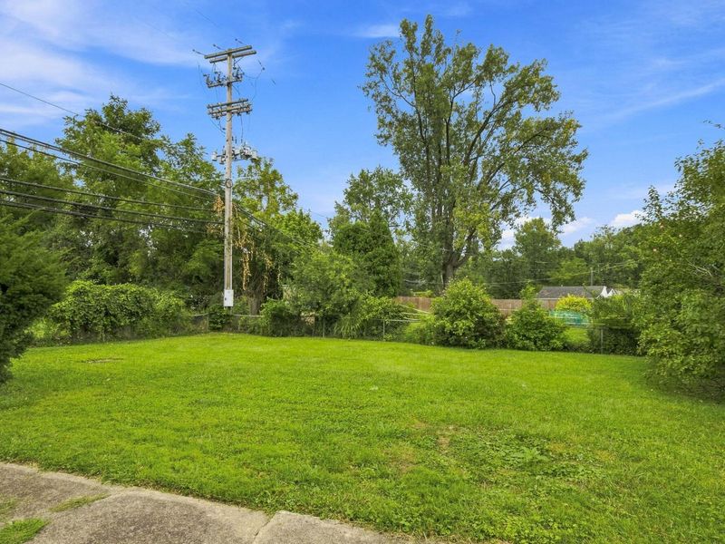 806 E Lincoln Avenue, Columbus, OH 43229 Photo 17