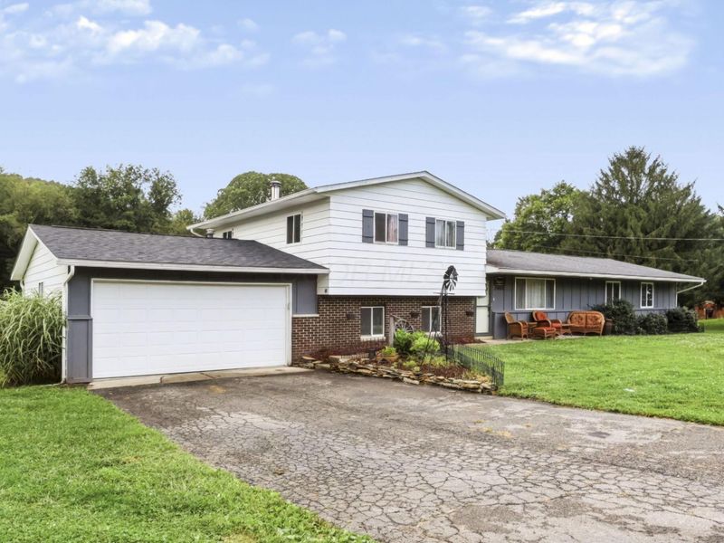2403 Hickman Road NE, Newark, OH 43055 Photo 2