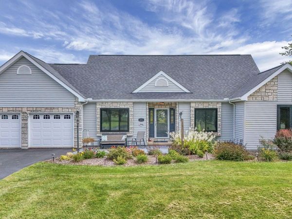 3166 Kropp Road , Grove City, OH 43123