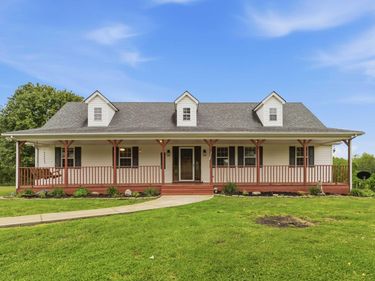 4330 Kentucky 906 , Hustonville, KY 40437