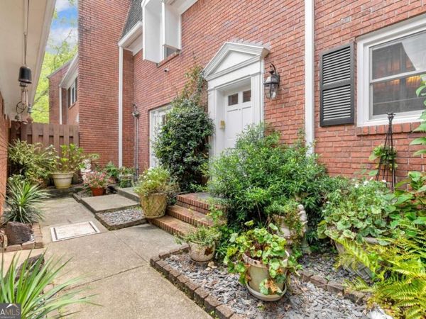 1417 Ashford Place NE, Brookhaven, GA 30319