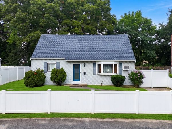 187 Parkway Boulevard , Wyandanch, NY 11798