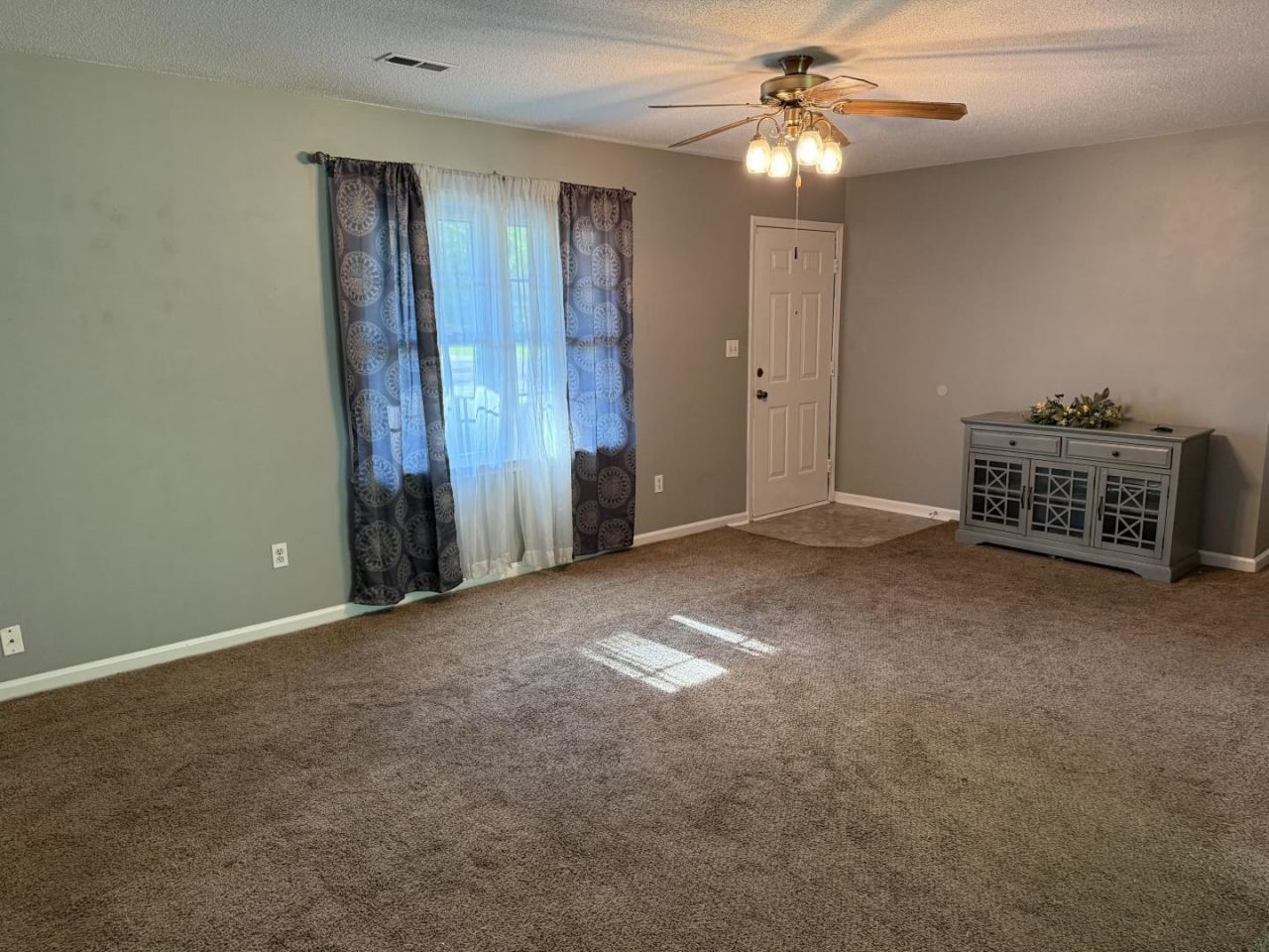 5718 Dogwood Circle Photo 9