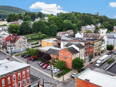 104-106 W BROAD STREET , TAMAQUA, PA 18252