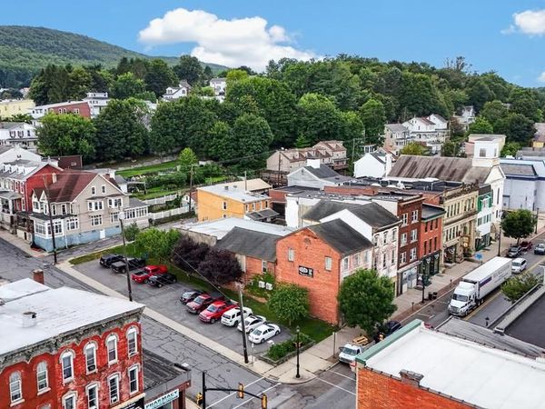104-106 W BROAD STREET , TAMAQUA, PA 18252