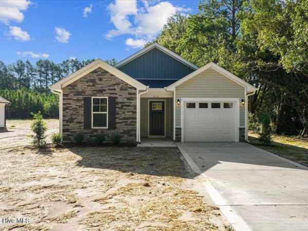 310 E Howard Street, Roseboro, NC 28382