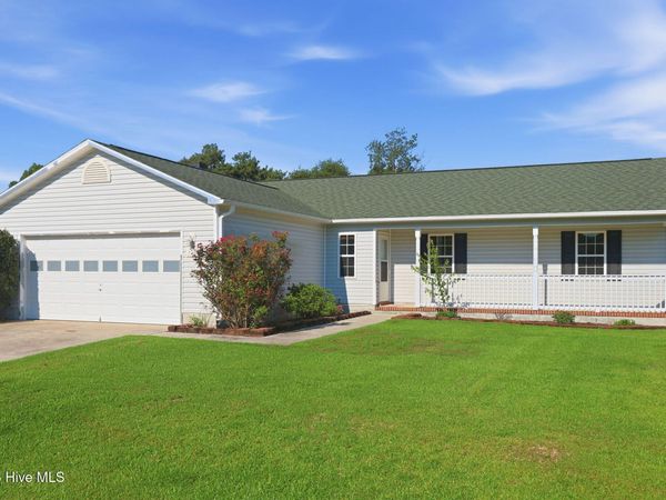 404 S Grazing Court, Sneads Ferry, NC 28460