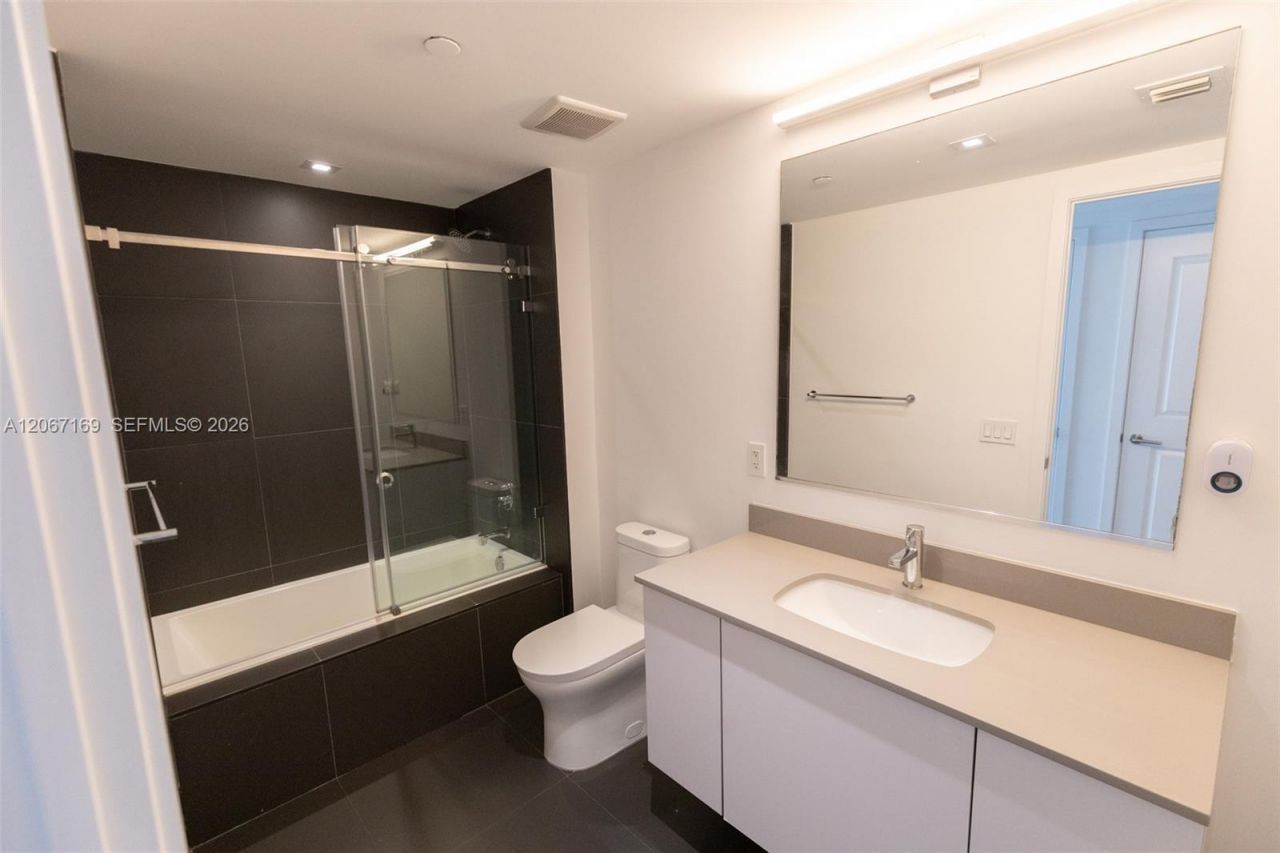 1600 NE 1st Ave , Unit 1420, Miami, FL 33132 Photo