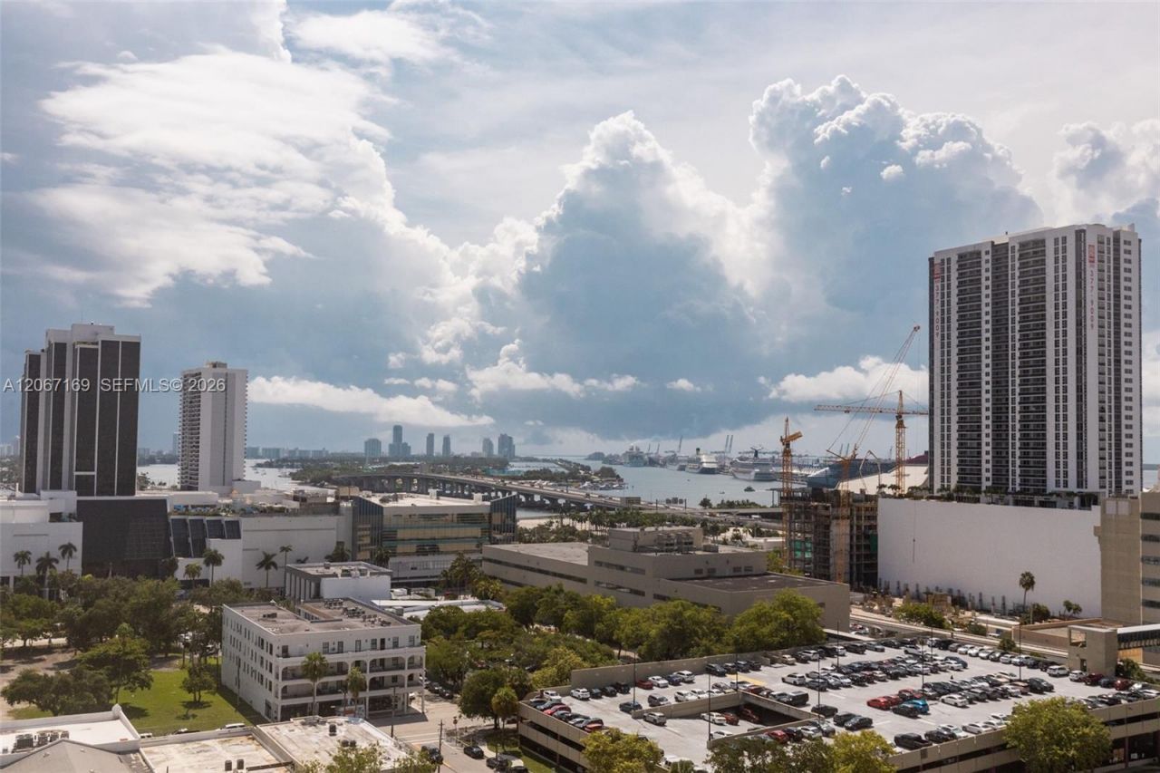 1600 NE 1st Ave , Unit 1420, Miami, FL 33132 Photo