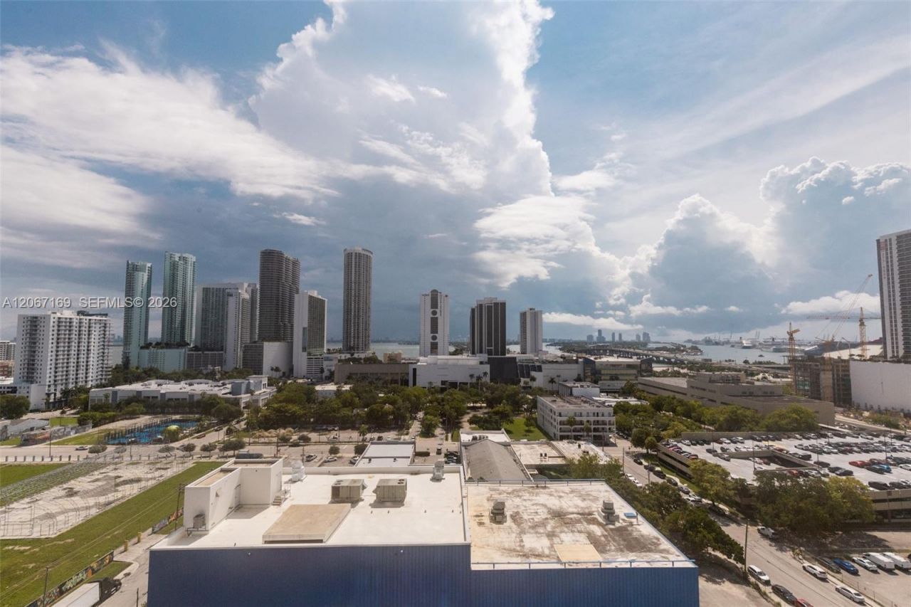 1600 NE 1st Ave , Unit 1420, Miami, FL 33132 Photo