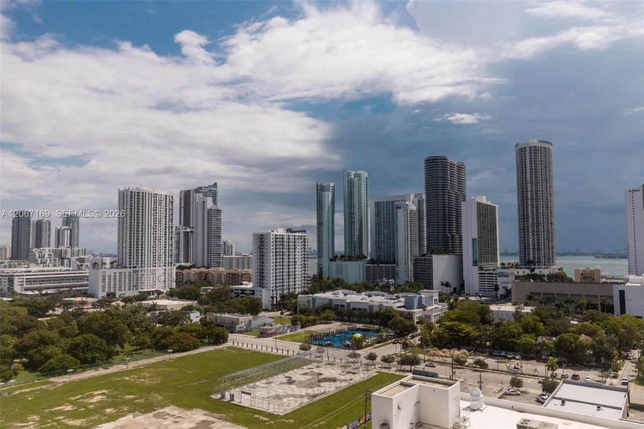 1600 NE 1st Ave , Unit 1420, Miami, FL 33132 Photo