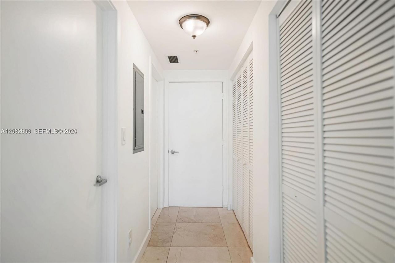 325 NE Biscayne Blvd, Unit 1923, Miami, FL 33131 Photo