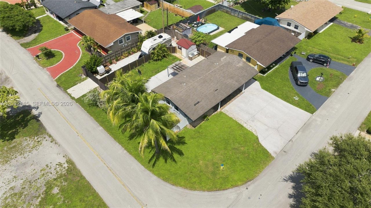 1000 NW 76th Ter, Pembroke Pines, FL 33024 Photo