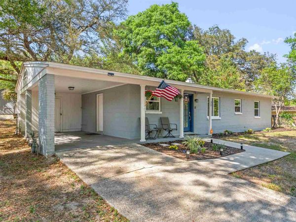22 Srant Dr, Pensacola, FL 32507