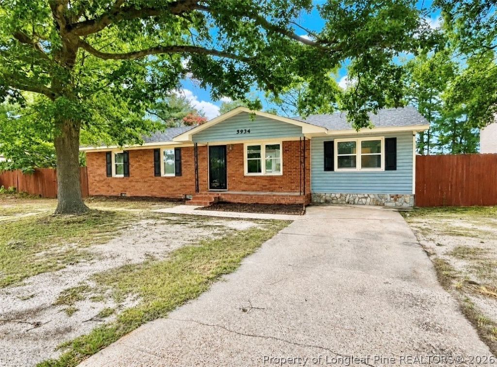 5934 Braxton Road, Hope Mills, NC 28348 Main Photo
