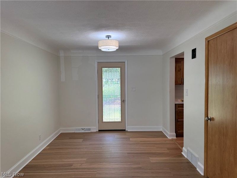 475 Meadowlane Road, Seven Hills, OH 44131 Photo 6
