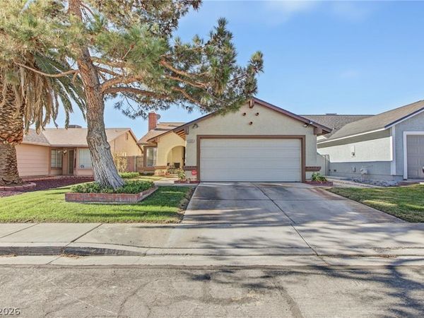 6333 Copperfield Avenue, Las Vegas, NV 89108