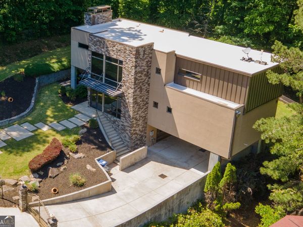 643 Larchmont Circle NW, Atlanta, GA 30318