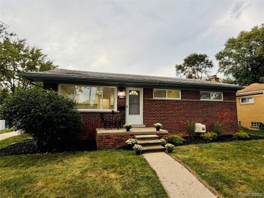 318 Royal Park Lane, Madison Heights, Mi 48071