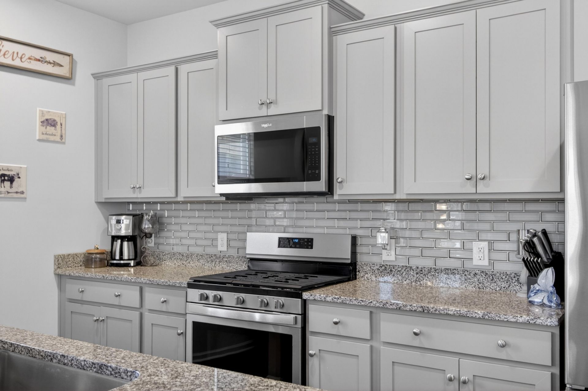 437 Ribbon Road Photo 10