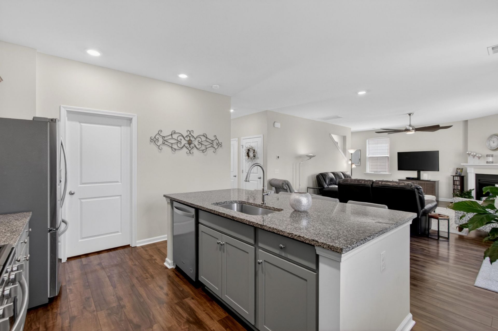 437 Ribbon Road Photo 11