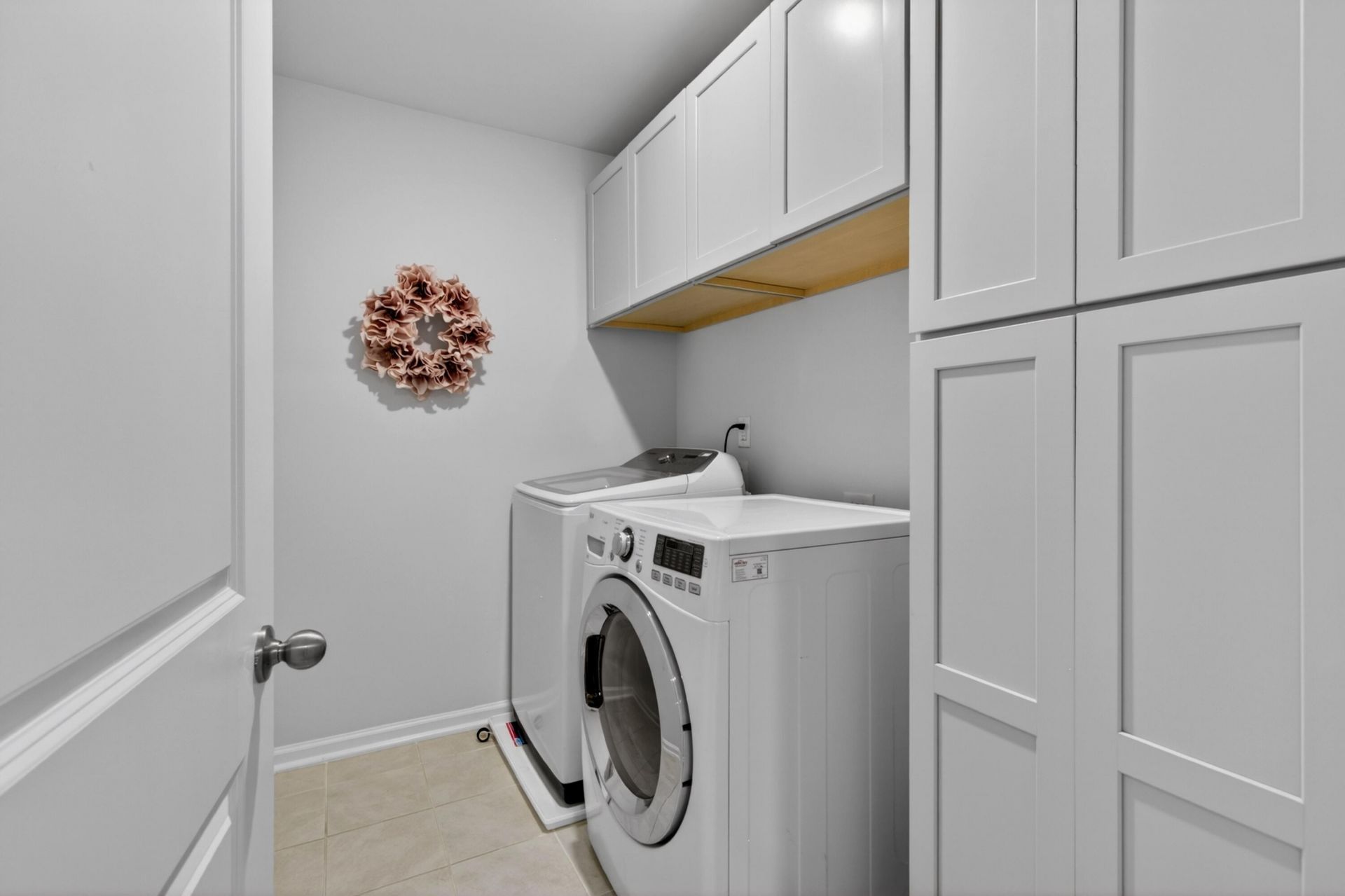 437 Ribbon Road Photo 18
