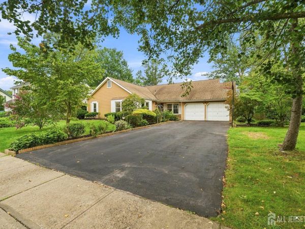 20 Franklin Drive, Plainsboro, NJ 08536
