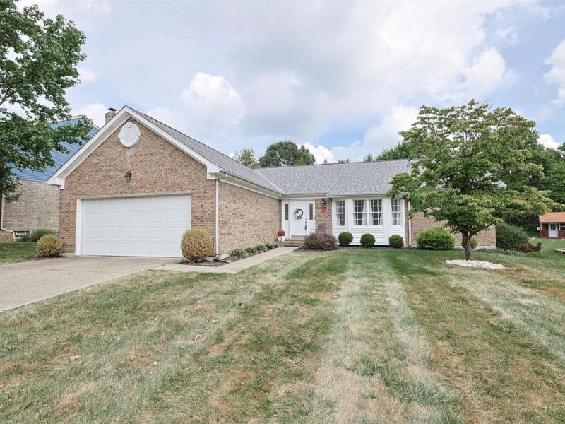 1902 Sandcliff Drive, Anderson Township, OH 45255 Photo 1