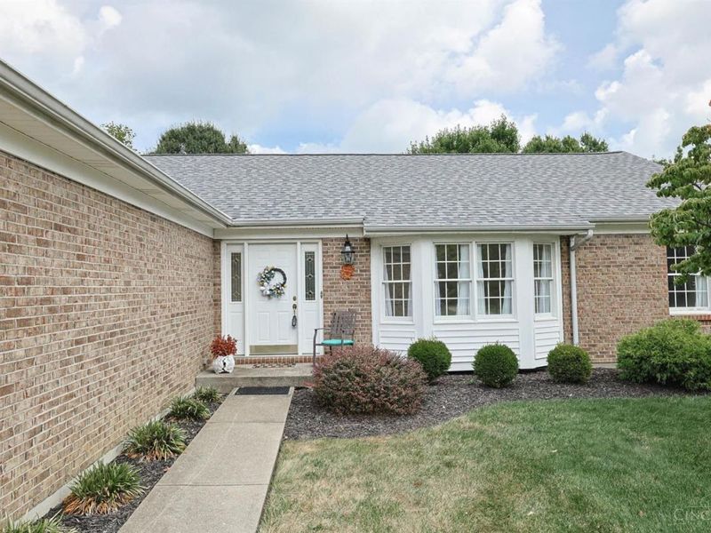 1902 Sandcliff Drive, Anderson Township, OH 45255 Photo 3