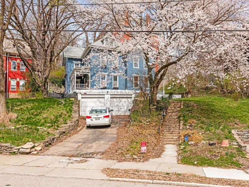 2106 Kemper Lane, Cincinnati, OH 45206 Photo 2