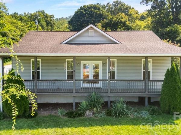 2 Elkmont Place , Asheville, NC 28804