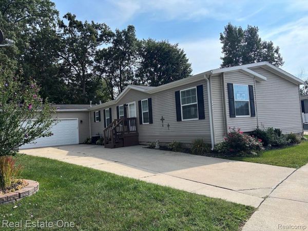 3855 Emerald Park Drive, Highland Township, Mi 48380