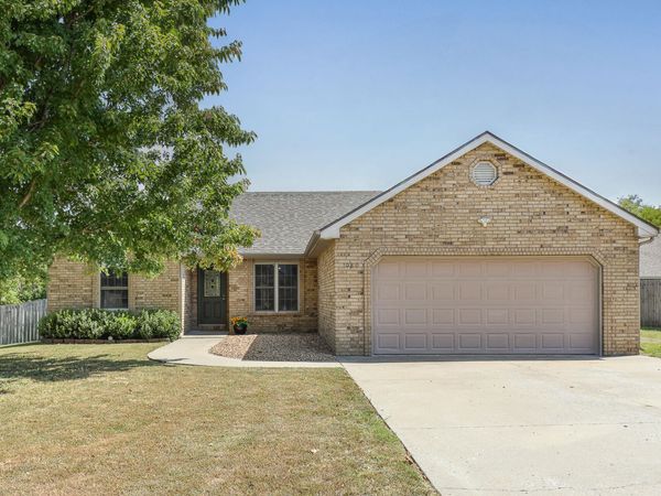 1580 S Mission Avenue , Bolivar, MO 65613
