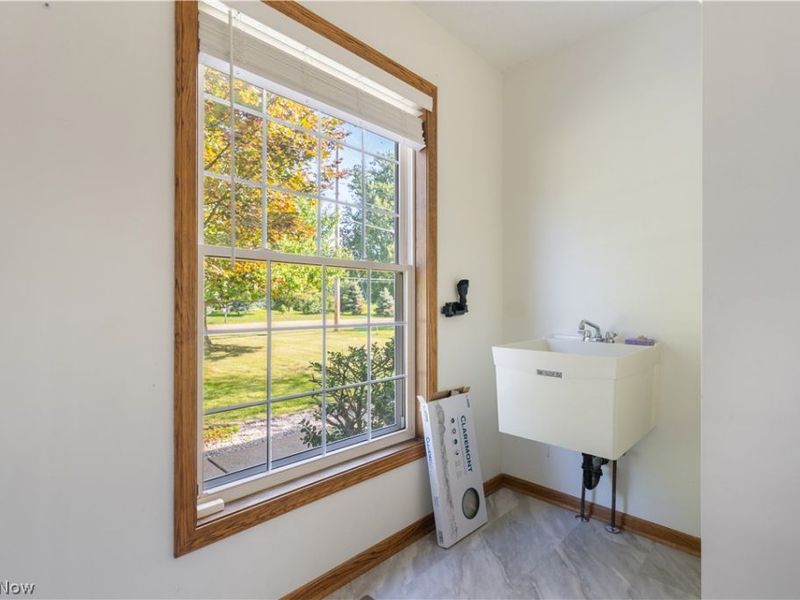 2124 Mount Pleasant Street NE, Canton, OH 44721 Photo 11