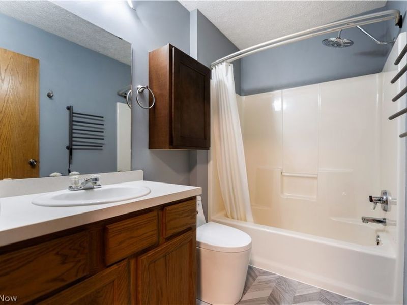 2124 Mount Pleasant Street NE, Canton, OH 44721 Photo 3