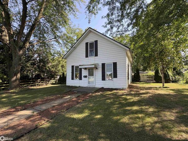402 W Madison Avenue, Fairfield, IA 52556