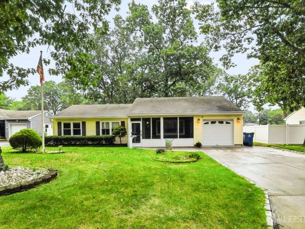 50 Morton Avenue , Monroe Township, NJ 08831