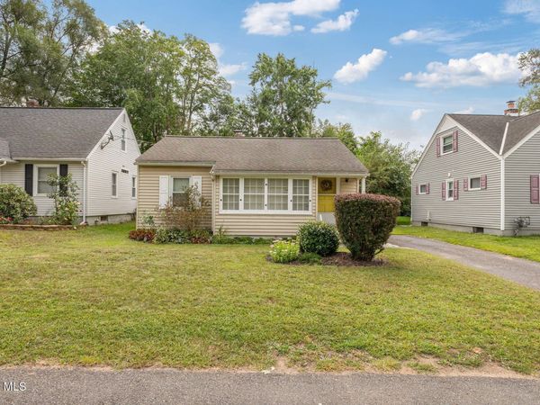 11 Fuller Terrace, Colonie, NY 12205