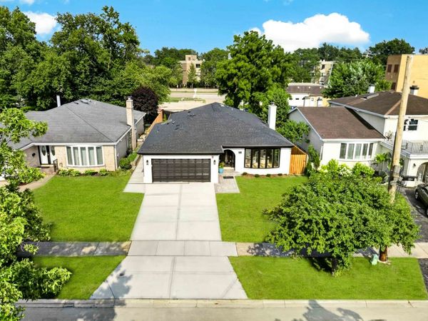 1013 N Delphia Avenue , Park Ridge, IL 60068