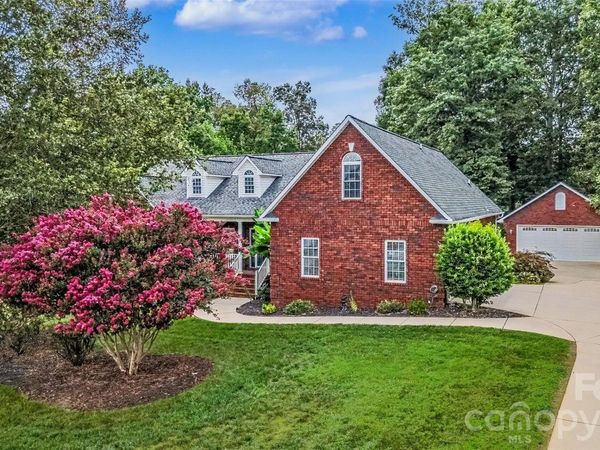 204 Seven Springs Loop , Statesville, NC 28625
