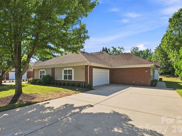 3225 Abbey Walk Lane, Matthews, NC 28105