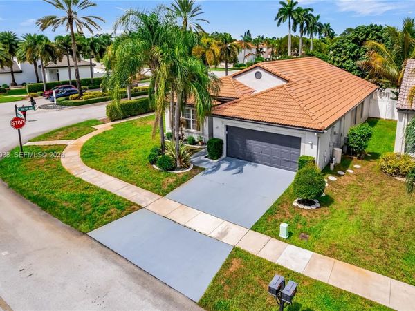 17971 SW 12th Ct , Pembroke Pines, FL 33029