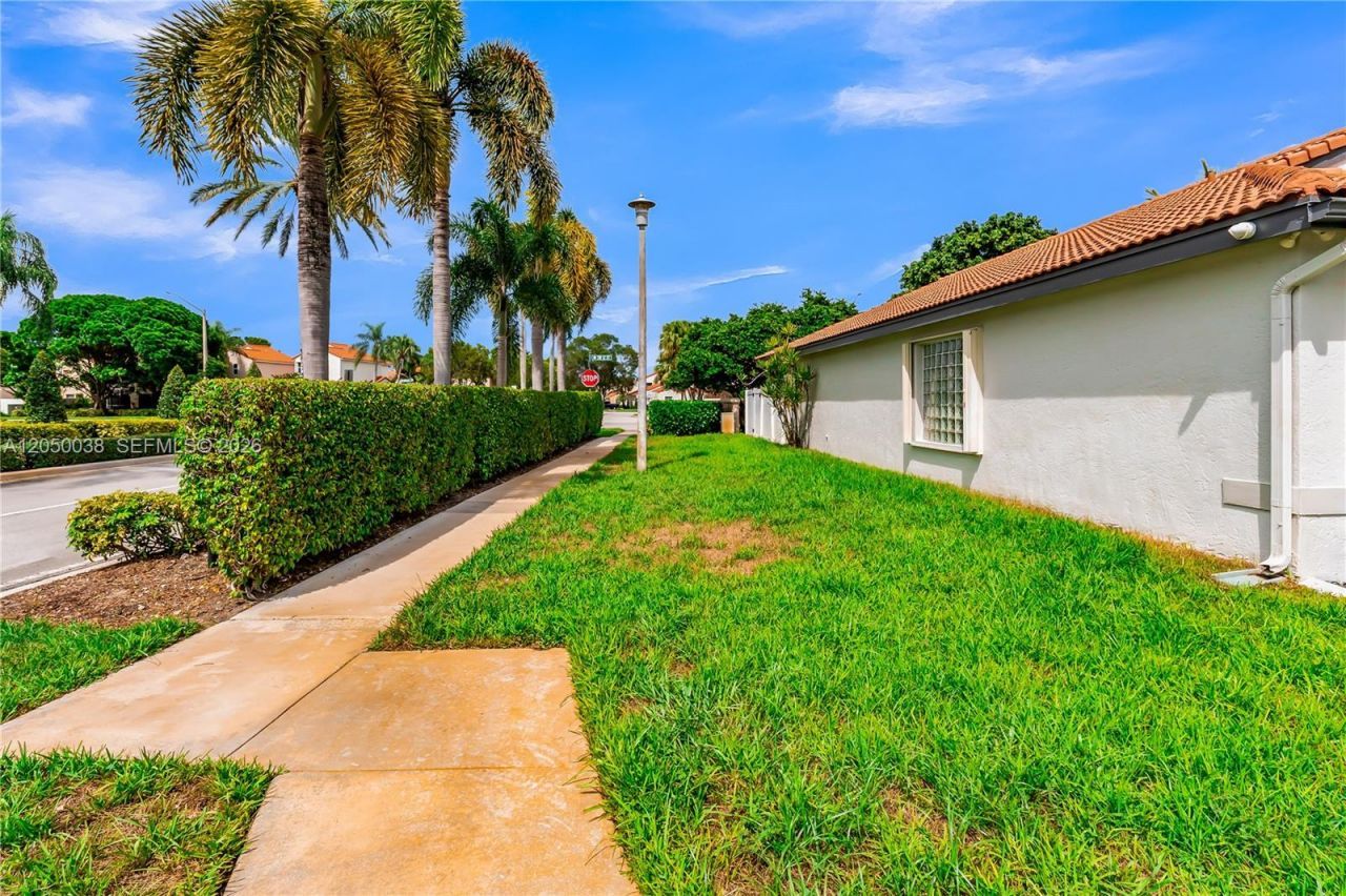 17971 SW 12th Ct , Pembroke Pines, FL 33029 Photo